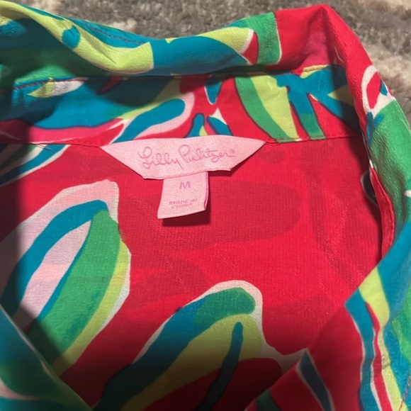 Lily Pulitzer 100% silk blouse. Long sleeve. Excellent condition size medium. - Picture 3 of 5
